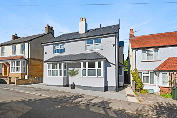 3 Bedroom Semi-Detached House For Sale In Orchard Grove, Chalfont St. Peter, Gerrards Cross, SL9