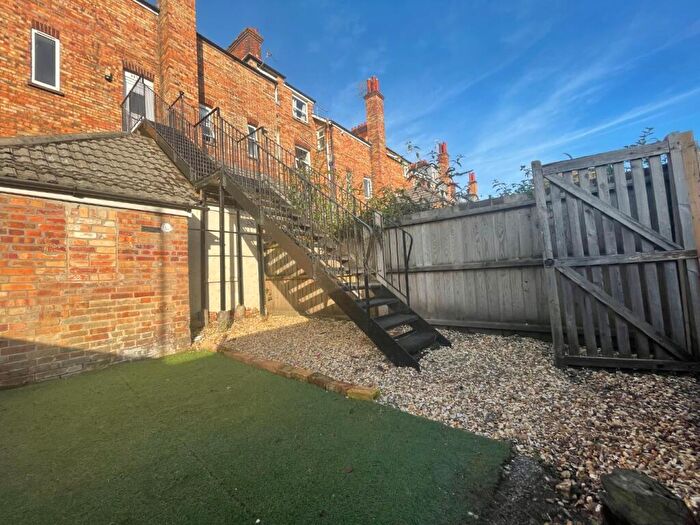 3 Bedroom Flat To Rent In Poole Road, Branksome, Poole, Dorset, BH12