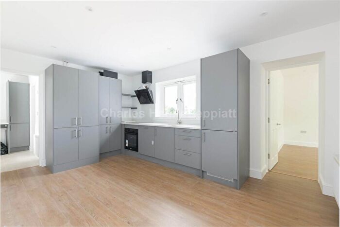 2 Bedroom Apartment To Rent In Shenley Lane, St Albans, AL2