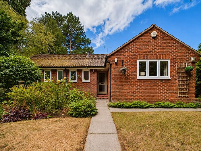 4 Bedroom Detached Bungalow To Rent In Whitecross Square, Leckhampton, Cheltenham, GL53
