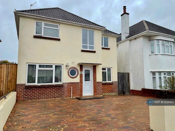 4 Bedroom Detached House To Rent In Redbreast Road, Bournemouth, BH9