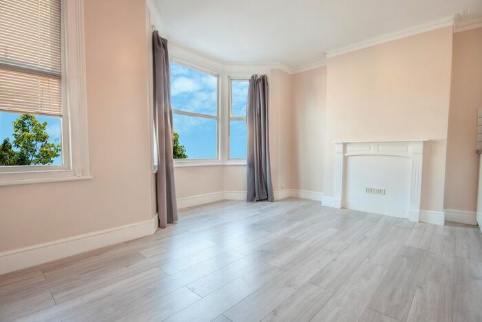 3 Bedroom Flat To Rent In Oldfield Road, Willesden, NW10