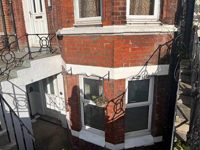 1 Bedroom Flat To Rent In St Johns Road, CT17
