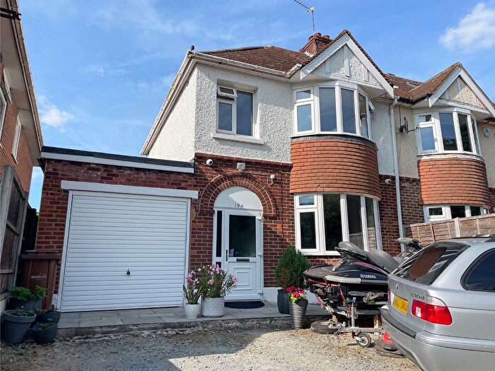 3 Bedroom Detached House To Rent In Watling Street, Rochester, Kent, ME2
