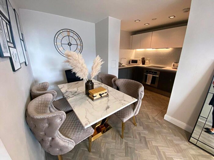 2 Bedroom Flat For Sale In Strand Street, Liverpool, Merseyside, L1