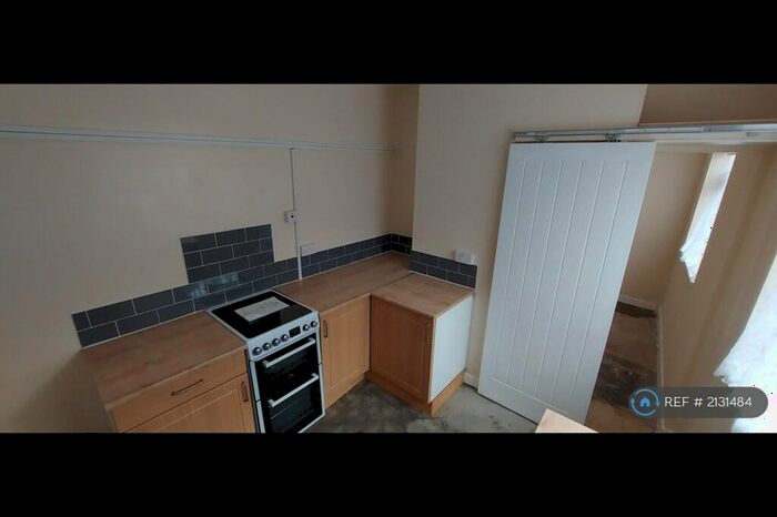 1 Bedroom Flat To Rent In Windmill Hill, Halesowen, B63