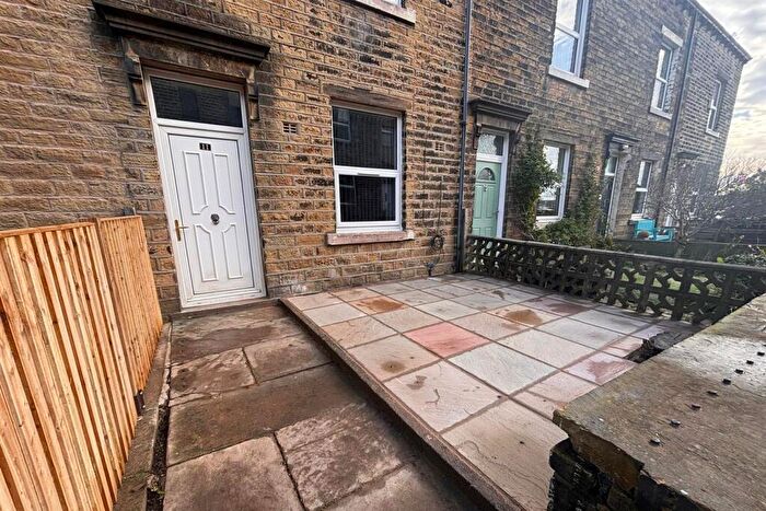 4 Bedroom Terraced House To Rent In Union Street, Lindley, Huddersfield, HD3