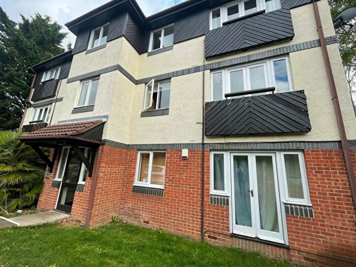 2 Bedroom Apartment To Rent In Friends Avenue, Cheshunt, Waltham Cross, EN8