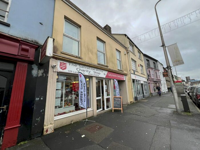 2 Bedroom Flat To Rent In Lammas Street, Carmarthen, Carmarthenshire, SA31