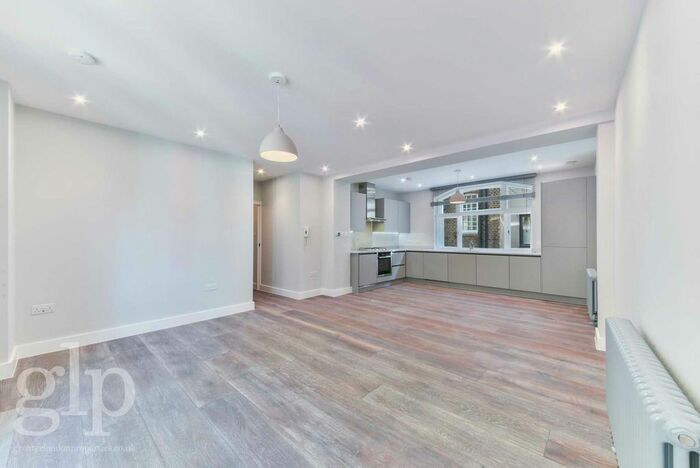 2 Bedroom Flat To Rent In Neals Yard, Covent Garden, WC2H