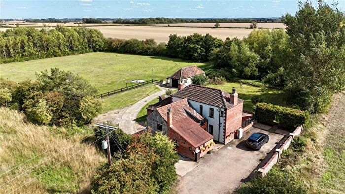 5 Bedroom Detached House For Sale In Kirton Road, Blyton, Gainsborough, DN21