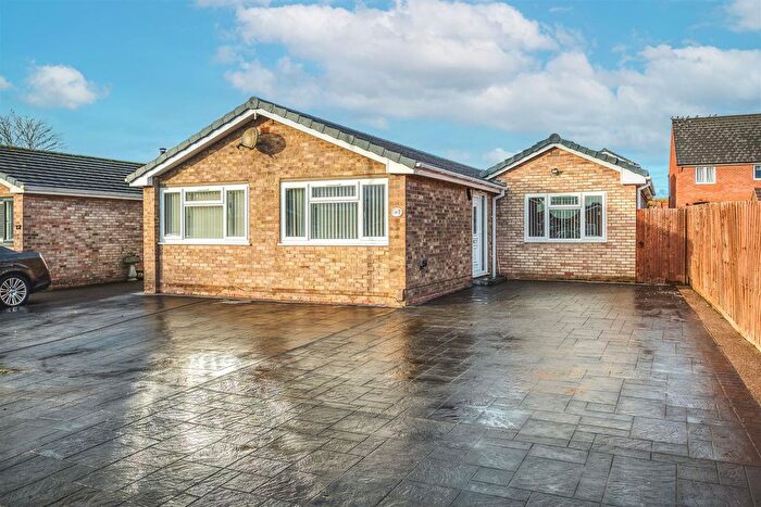 4 Bedroom Detached Bungalow To Rent In Andrew Close, Littleover, Derby, DE23