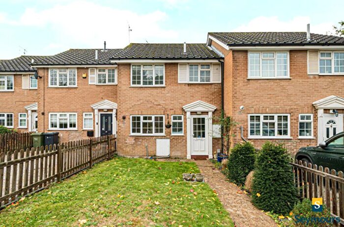 3 Bedroom Terraced House For Sale In Regalfield Close, Guildford, Surrey, GU2