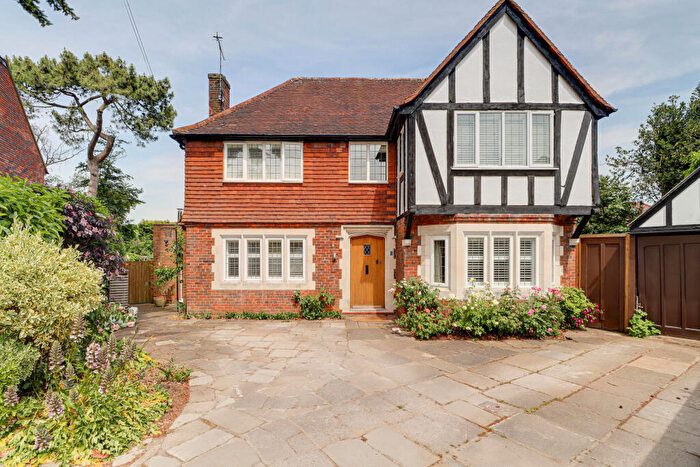 5 Bedroom Detached House For Sale In Westfield Avenue, Harpenden, AL5