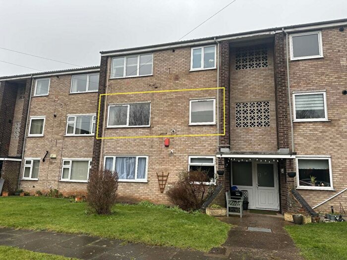 2 Bedroom Flat For Sale In Regent Gardens, Grimsby, DN34