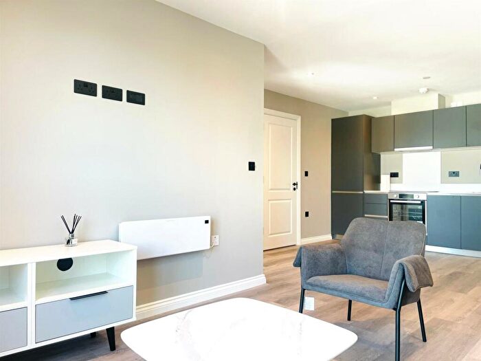 1 Bedroom Apartment To Rent In Springwell Gardens Whitehall Road, Leeds, LS12