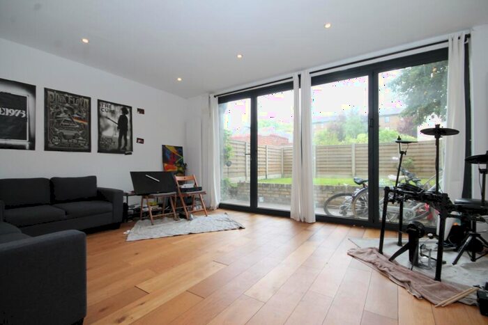 2 Bedroom Flat To Rent In St Augustines Road, Camden, NW1