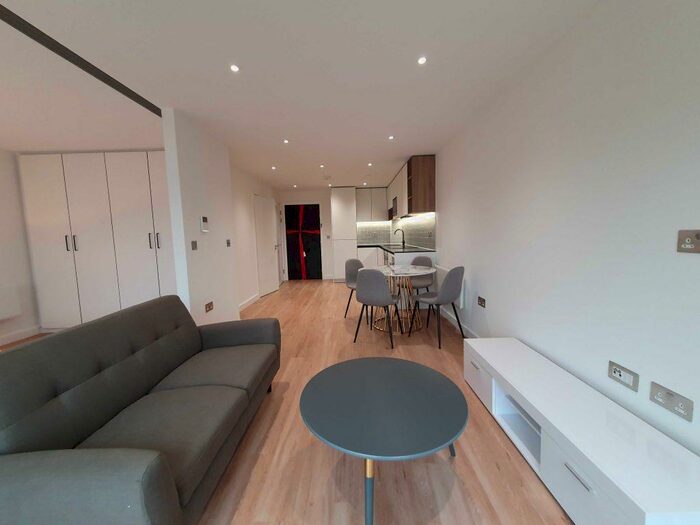1 Bedroom Flat To Rent In Colindale &# Studio Flat, NW9