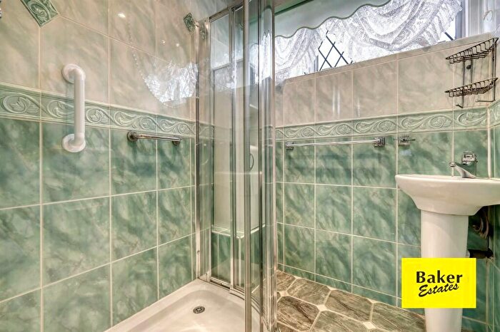 3 Bedroom End Of Terrace House For Sale In Covert Road, Hainault, London, IG6