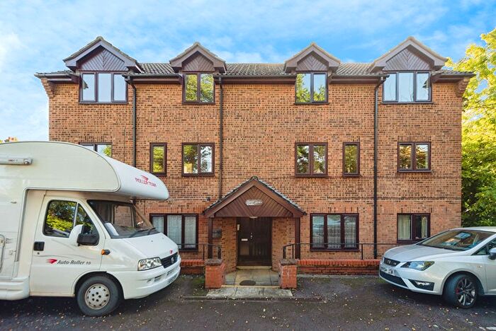2 Bedroom Flat For Sale In Twin Oaks, A Spring Road, Southampton, Hampshire, SO19