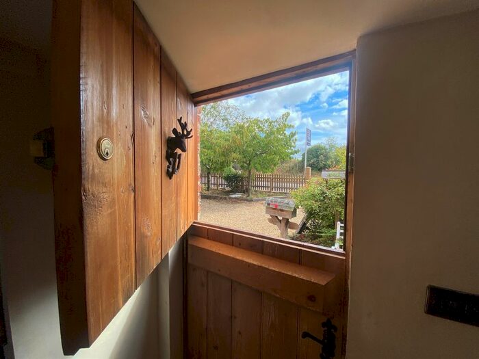 4 Bedroom Detached House For Sale In Gainsborough Road, Langford, Newark, NG23