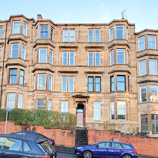 2 Bedroom Flat To Rent In Flat /, Oban Drive, Glasgow, G20