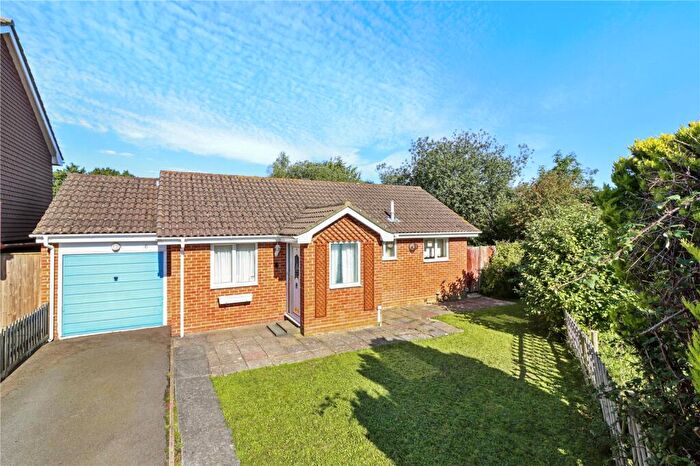 2 Bedroom Bungalow For Sale In Cacklebury Close, Hailsham, East Sussex, BN27