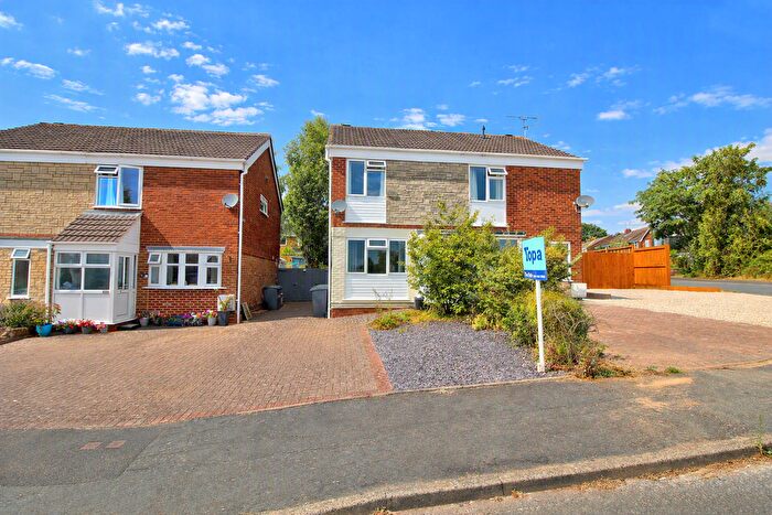 3 Bedroom Semi-Detached House For Sale In Mallory Drive, Kidderminster, DY11