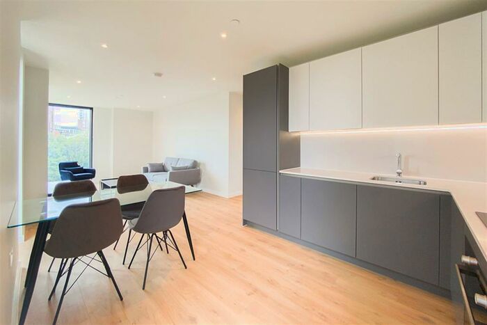 2 Bedroom Apartment To Rent In The Gate, Meadowside, M4