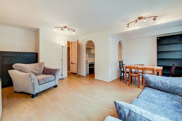 1 Bedroom Apartment To Rent In Transom Square, Isle Of Dogs, E14