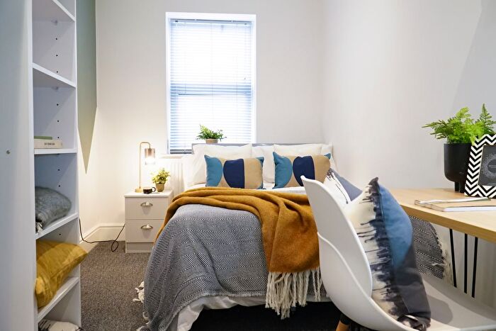 5 Bedroom Terraced House To Rent In , Driffield Street, Manchester, M14