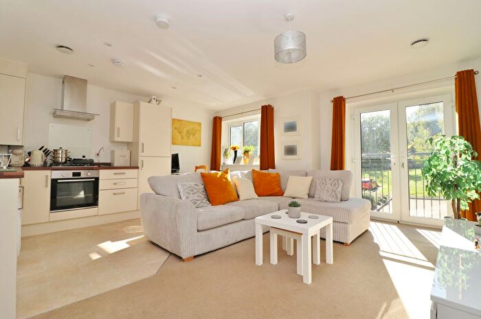 1 Bedroom Flat For Sale In Hellyar Rise, Hedge End, SO30