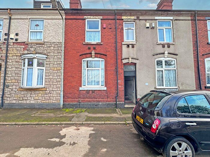 3 Bedroom Terraced House For Sale In Bilhay Lane, West Bromwich, B70