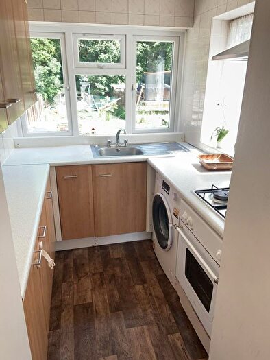 3 Bedroom Semi-Detached House To Rent In Beeston Way, Feltham, TW14