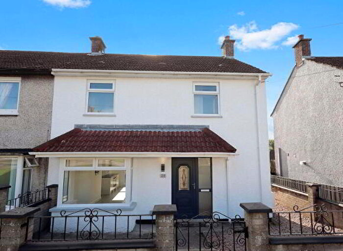 3 Bedroom Semi-Detached House For Sale In Rathmore Drive, Newtownabbey, BT37