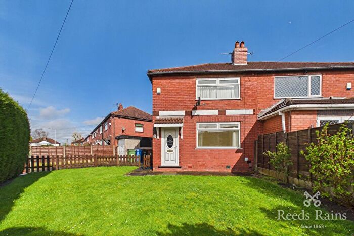 3 Bedroom Semi-Detached House For Sale In Fovant Crescent, Stockport, Greater Manchester, SK5