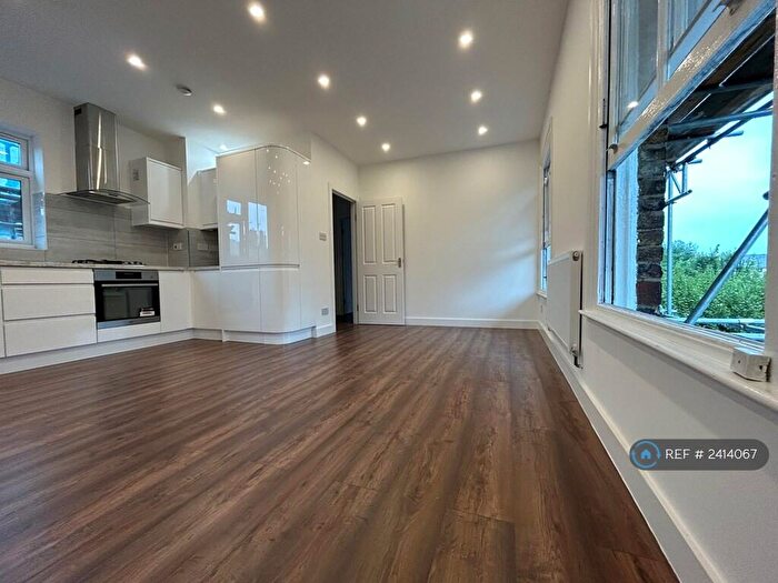 2 Bedroom Flat To Rent In Finsbury Park, London, N4