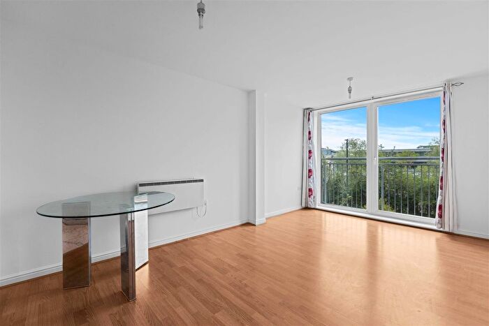 2 Bedroom Flat To Rent In Wooldridge Close, Feltham, TW14