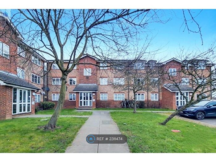 2 Bedroom Flat To Rent In Chequers Close, London, NW9