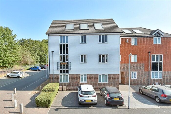 2 Bedroom Flat For Sale In Edward Vinson Drive, Faversham, Kent, ME13