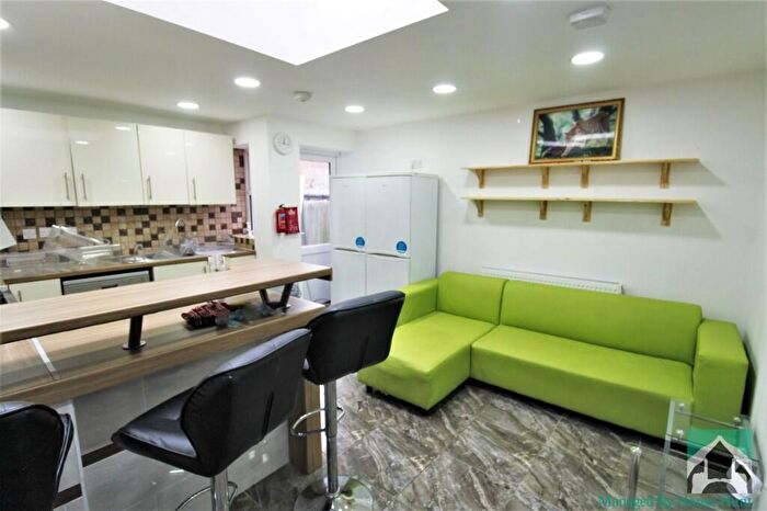 6 Bedroom Terraced House To Rent In Blossom Avenue, Dawlish Road, Selly Oak, Birmingham, B29