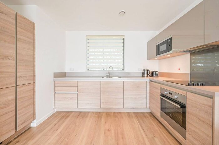 2 Bedroom Flat To Rent In Pioneer Court, Canning Town, London, E16