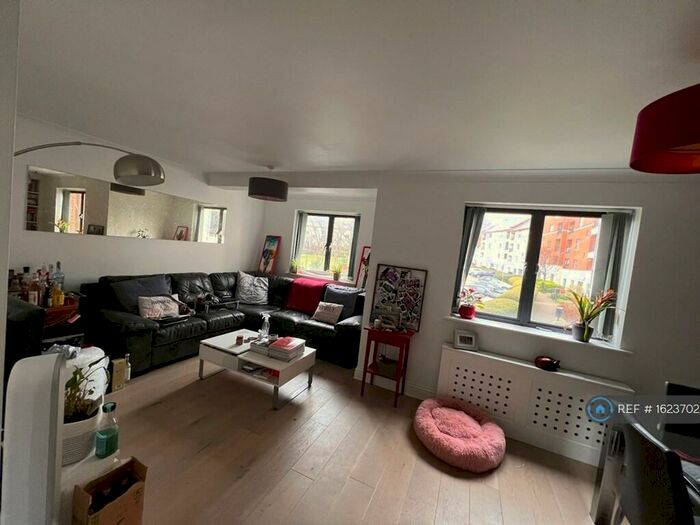 2 Bedroom Flat To Rent In Manor Gardens, Islington, N7