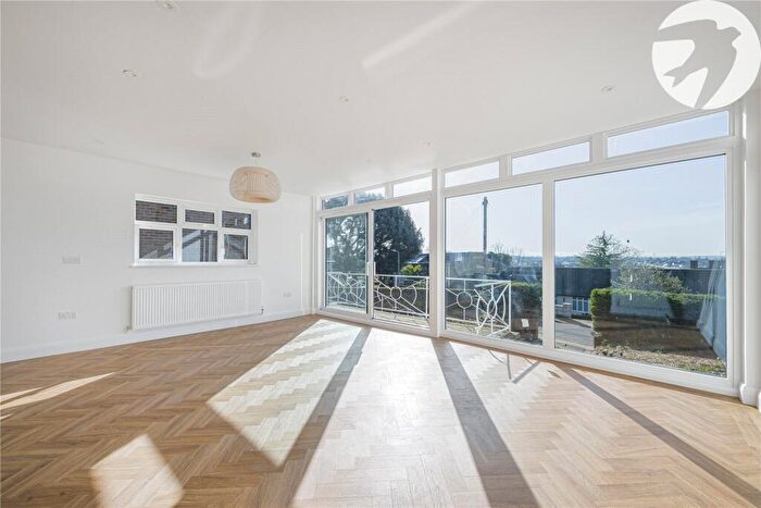 3 Bedroom Detached House For Sale In Leith Park Road, Gravesend, Kent, DA12