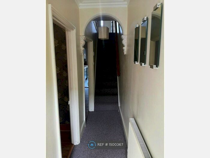 3 Bedroom Terraced House To Rent In Newport Road, Reading, RG1