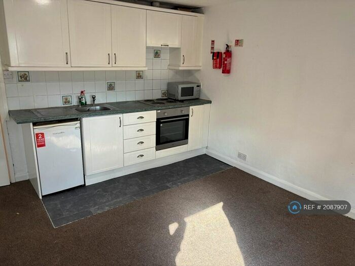 1 Bedroom Flat To Rent In Moira Street, Loughborough, LE11