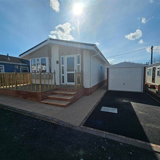 2 Bedroom Park Home For Sale In Eastfield Park, Tuxford, Newark, NG22