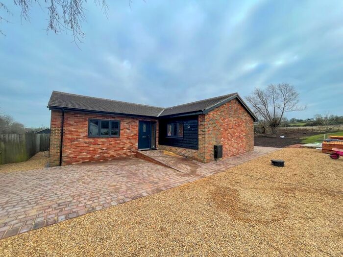 2 Bedroom Detached Bungalow For Sale In Slapton Road, Little Billington, Leighton Buzzard LU7