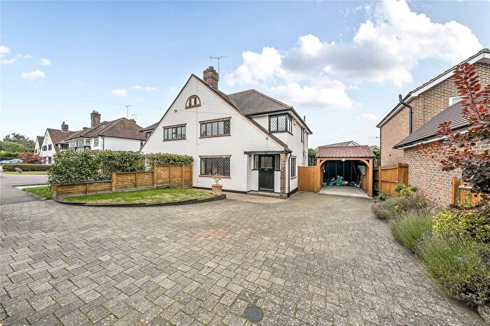 3 Bedroom Semi-detached House For Sale In Bradbourne Road, Sevenoaks, Kent, TN13