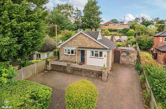 2 Bedroom Detached House For Sale In Winchester Street, Overton, Basingstoke, RG25
